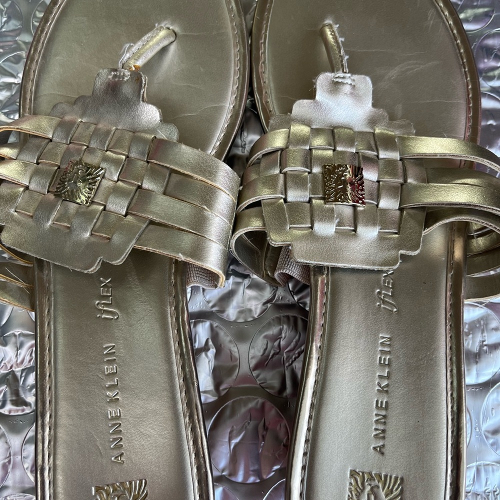 Anne Klein Metallic Gold Woven Sandals 8.5.
